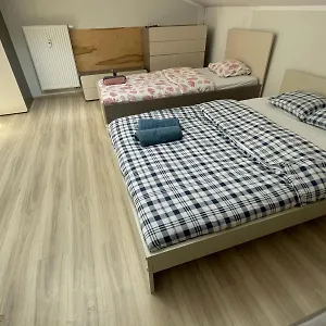 https://dahlia-rooms-old-town-self-check-in.poznan-hotels.com
