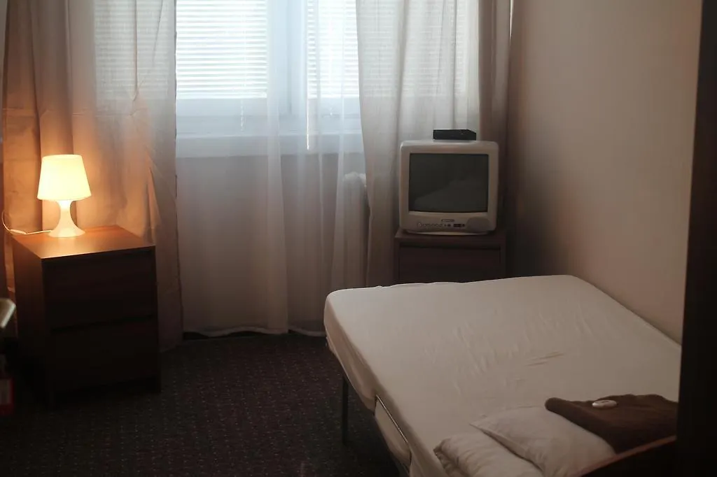 Hostel Noclegi Susel Varşova